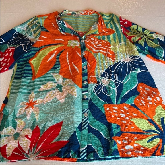 John Mark Tropical Floral Print Top - Picture 8 of 10